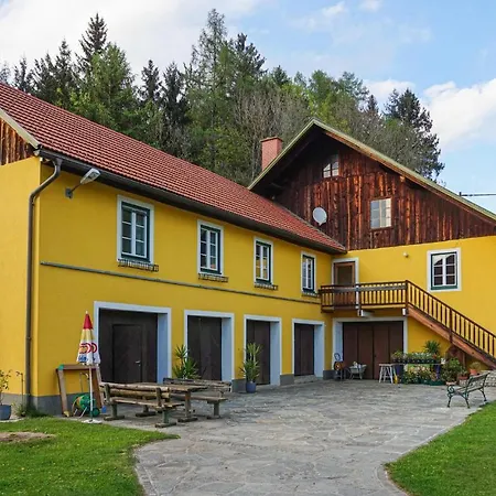 Nice In Friesach-dürnstein W/ 2 Bedrooms Apartment *