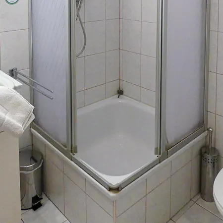 Nice In Friesach-dürnstein W/ 2 Bedrooms Apartment Wiegen